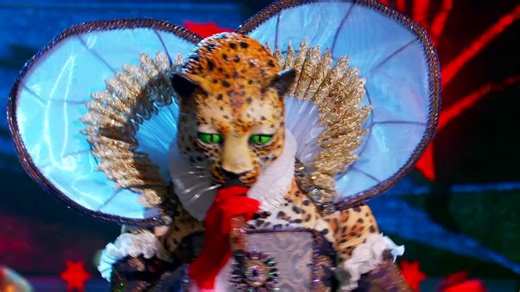 ▶️ Two Masks Take It Off: Holiday Semi-Finals - The Masked Singer: Leopard Performs Big Spender