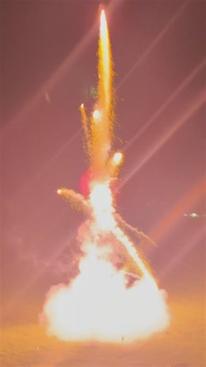 3” Salute Rocket 🚀 💥🤯 (Cato) #pyroaddicts #fail #2025 #pyro #experiment #life #loud ￼