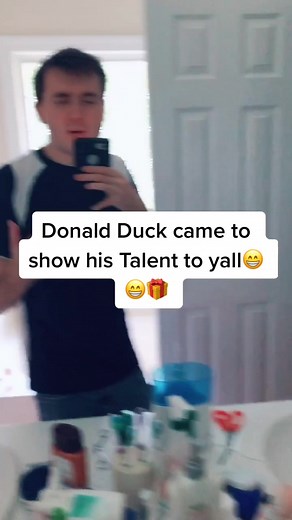 Donald Duck Talent Show: Hilarious Disney Performance