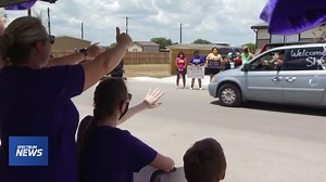 💜💙 "SHELBY STRONG": 2 months after being hospitalized for a mystery illness, New Braunfels High School color guard member Shelby Shelton has come home. Doctors discovered she was fighting neuroendocrine cancer, which caused Shelby's heart to fail. She had endured several surgeries and was on dialysis the last two months. Shelby is continuing physical therapy due to losing her leg to a blood clot, but her family says she's mastering it! #ShelbyStrong ORIGINAL STORY: https://bit.ly/2YlvViD | Ric
