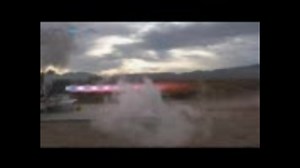 まるでCGのような「メタンエンジン」の燃焼実験