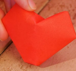 17K views · 41 reactions | Romantic DIYs for Valentine's Day! | 5-Minute Crafts Family | Facebook