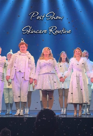 Post show, skincare routine! Got to thank my @ELEMIS advent calendar for the majority of my products!🤣 and of course, my trusty @GLOW FOR IT 🙌🏼✨ #elemis #glowforit #skincare