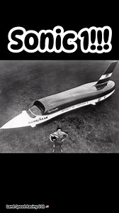 It’s #FlashbackFriday with the 1965 Spirit of America Sonic I, piloted by Craig Breedlove, was a revolutionary jet-powered land speed racer that became the first vehicle to exceed 600 mph, achieving 600.601 mph on November 15, 1965. This four-wheeled, 34-foot-long machine was powered by a General Electric J79 turbojet engine, producing 15,000 pounds of thrust. | Land Speed Racing USA