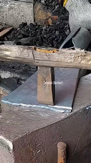 wow..‼️the sharpness of a traditional blacksmith's chisel #blacksmith #hammer #handmade #metalwork