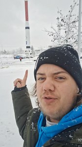 Sous la neige ce matin, nous terminons la visite des installations du Cosmodôme. Maintenant, direction le camp Kanawana pour la suite du pré-congrès 2025 de l'Assossiation des Camps du Québec!☃️🚀🏕️ | Camp Richelieu Vive la Joie -