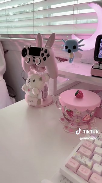 Cute and Kawaii Gaming Setup Tour
