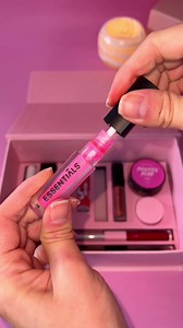 Show your love with Essentials’ Cosmetics Box & Candle Holder Set – the best gift for your cherished ones. Shop now and make their day extra special! ❤️ | Essentiāls