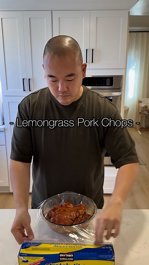 Albert Yang on Instagram: "I’ve had this on my list to make for such a long time. This is how I make Vietnamese lemongrass pork chops. Whenever the family wants Vietnamese food, they always get pho but I usually always get this dish. It’s really easy to make and bomb! I highly recommend you give this dish a try if you haven’t yet! Step by step instructions in the video. Ingredients posted below. Ingredients: 3 lbs pork chops 3 tbsp lemongrass 2 tbsp neutral oil 6 garlic cloves 3 tbsp soy sauce 2