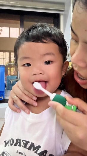 39K views · 367 reactions | ang dali mag toothbrush gamit to hehe #babytoothbrush | Zion Elisha | Facebook