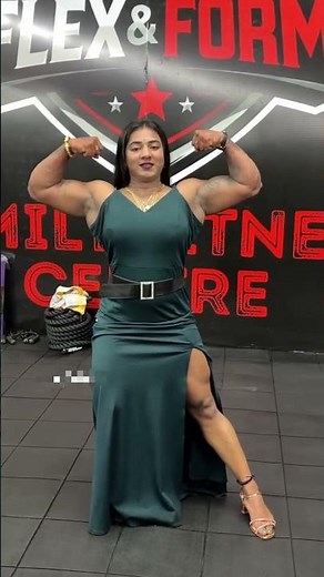 Gym Lady Muscle Show 🔥 | Chithra Purushotham Power 💪 | Celebrity Reaction | #Shorts