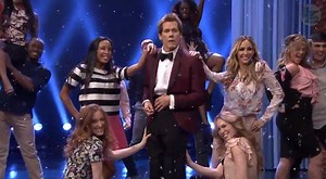 Kevin Bacon reenacts 'Footloose' dances 30 years later [VIDEO]