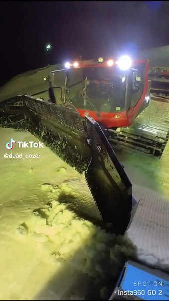 Snowcat surgery 🥀 Follow for nightly lives and daily snowcat videos!! #pistenbully #snowmaking #snowmaker #machinery #heavyequipment #construction #heavymachinery #machine #snowcat #bulldozing #bulldozer #excavator #cumminsdieselpower #snow #snowremoval #snowplow #asmr #satisfying #oddlysatisfying #snowboarding #snowcat #snowcats #gratfuldead #jerrygarcia #bobweir
