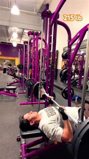 215lb ain’t easy#chest#fitnesscenter#motivation
