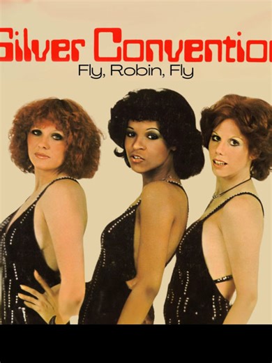 Fly Robin Fly: Elegant Dance Performance by Women