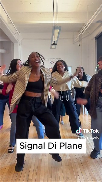 Who said corporate people can’t DANCEhall? 😂 #dancehall #jamaicantiktok🇯🇲viral #jamaicatiktok #dancehallvibes #dancehallsteps