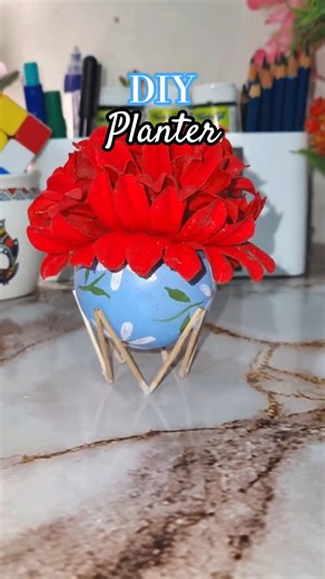 LED Bulb Planter DIY 💡✨ #Shorts #DIYCraft #RecycledCraft| #youtubeshorts #diy #upcycling #diyplanter