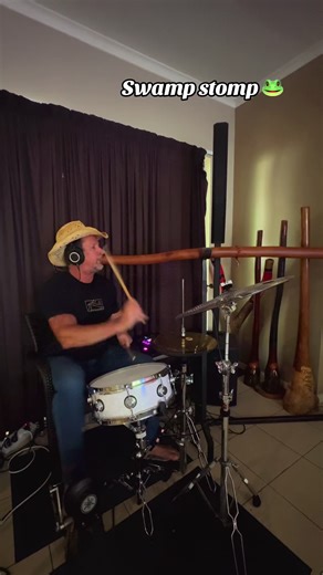 Jamming with Didgeridoo and Drums: An Aussie Vibe