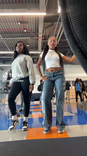 High School Dance Moves: Learn with Fun Tutorials