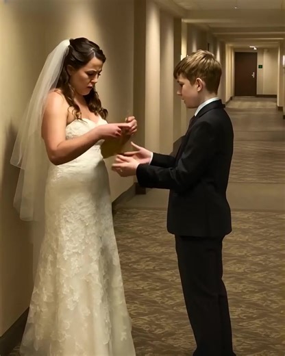 😱 Just minutes before my wedding, my stepson asked me not to marry his father, and what he gave me afterward completely shocked me. I met Jason in a small café, and I never imagined he would one day become my husband. Our relationship evolved very quickly, and he even introduced me to his 13-year-old son, Liam. He was a kind and respectful boy, and he accepted me as a mother. We decided to have a small wedding, just with close friends and family. Everything seemed perfect. The big day arrived, 