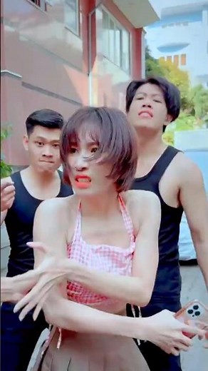 Introducing the "VitalWear SmartBand," a next-generation wearable gadget🎉 ​