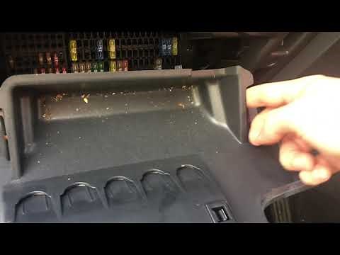 VW Tiguan 12V Power Outlet Cigarette Lighter Fuse