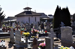 Dobrzany: Grabarz potajemnie chował ciała zamordowanych prostytutek? Nieprawdopodobna historia jak z filmu "Kobiety mafii"