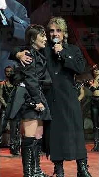 🎭 Alejandra Guzmán celebrates the first anniversary of the musical "Malinche" with Nacho Cano 👏😀