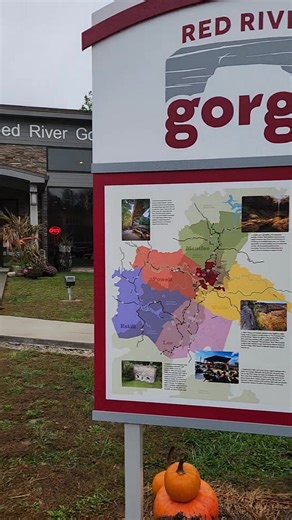 Back in August, I came to Red River Gorge to explore the Underground Gorge and absolutely fell in love with this place. 🥰 I made a vow to come once a month and hike different trails. 🌲 In September, I did quite a few — and this time, I came solo on November 1st! 🍁 I was waiting for peak fall foliage, so I kind of missed October… but not really 😉 Not sure if I’ll make it back again this month, but I’m definitely hiking in the rain today! 🌧️🥾 My first stop this rainy morning was the Red Rive
