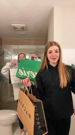 Mall haul🛍#SephoraLipLooks #haul #mall #bff #fyp #foryou #foryoupage #xyzbca 🤍