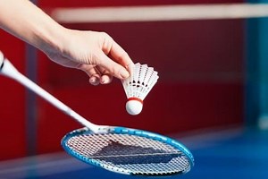 How to Do the Perfect Low Serve in Badminton - Badminton Fanatiker