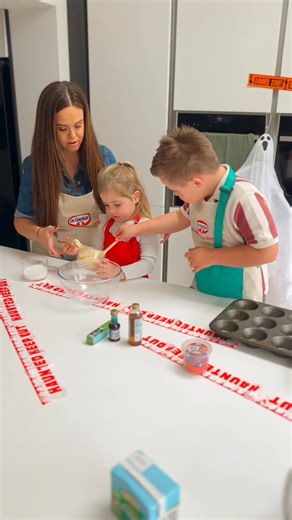Halloween baking is the perfect half-term activity to make memories with your little ones @i_am_remy and family made our Halloween Slime Cupcakes, complete with sprinkles, slime, and plenty of giggles – and the results were just as spooky as they were tasty 療 | Dr. Oetker Baking | Facebook