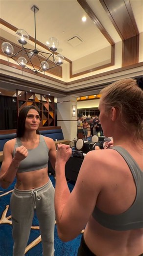 Veja a encarada de Aline Pereira, irmã de Alex Poatan, na pesagem do Contender Series! #DWCS