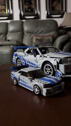 Construye el Nissan Skyline R34 con LEGO