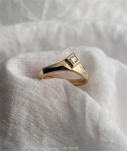 14k Yellow Gold Signet Ring, Princess Cut Moissanite Diamond Promise Ring - Etsy Canada