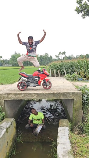 Small motorcycle start big noise.525 #funny