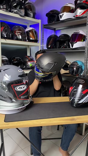 HELM BEST SELLER DI #bakulhelmmalang @Sam_Rafid ! #alv #alvultron