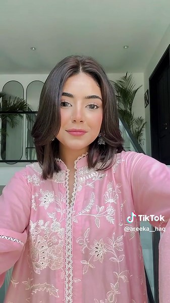 -meri aankhon me nazar teri hai😌💕