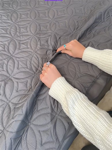 Soft and Breathable Waterproof Mattress Protector