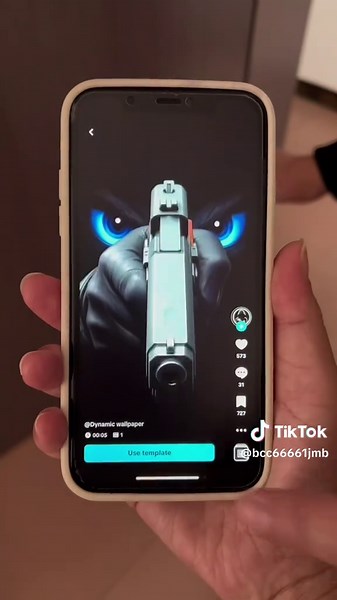 You can download the same style dynamic wallpaper for free, the template in the lower left corner is ready go and try it! #livewallpaper #wallpaper #capcut #capcutforus #capcutpioneer iphonewallpaper livewallpaper