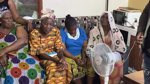 ÉLECTIONS LÉGISLATIVES 2025 / MARCORY VISITE SURPRISE À QUELQUES VEUVES DE LA SICOGI MARCORY Ce lundi 21 Décembre 2025 après son meeting au quartier SICOGI ( Konan Raphaël ) Monsieur le Ministre Laurent TCHAGBA, tête de liste RHDP aux élections législatives a tenu à rendre une visite surprise à domicile à quelques veuves de la SICOCI. | Laurent Tchagba