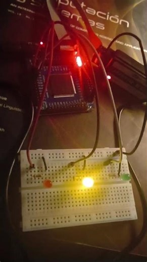 Semaforo con máquina de estados. #vhdl #electronicadigital #semaforo