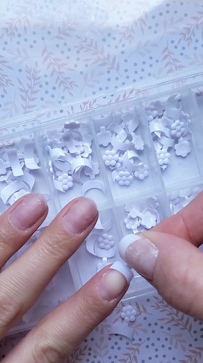 Comment Appliquer les Prothèses Courtes avec Builder Gel: Astuces et Techniques