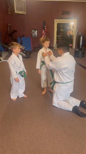 Green belts have been hot and heavy on grab arts-which they love-but no matter what size or how old-they all help each other get better👍👍⛩ | Thomas Karate Studio