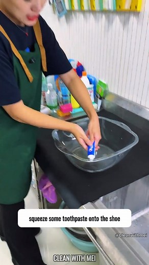 13K views · 24K reactions | What to do if your white sneakers turn yellow or get dirty? Check out how Mei cleans them~ #WhiteSneakerCleaning #ShoeBrushing #MeshShoes #LifeHacks #cleanwithmei | Mei Johnson | Facebook