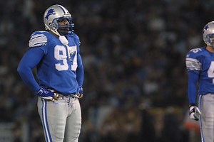 Former Detroit Lions star linebacker Tracy Scoggins dies at 56