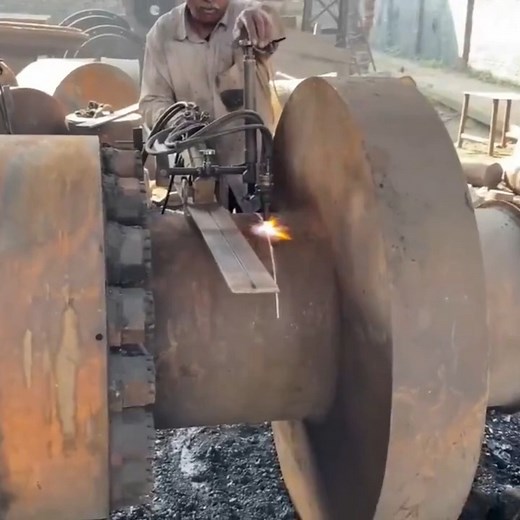 Incredible Forging process of Giant Crankshaft | Creative Tool