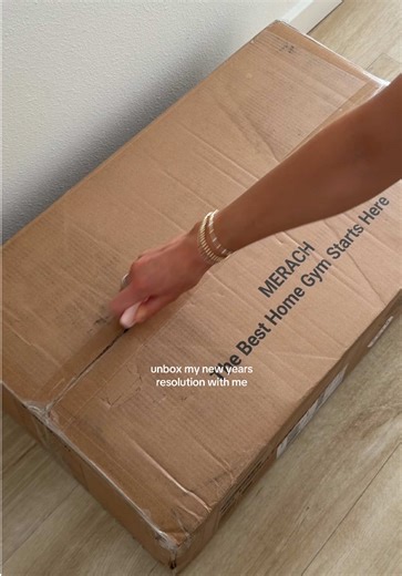 10 minutes a day on a vibration plate = better circulation, muscle activation, lymphatic support, and less stiffness ✨ #vibrationplate #newyearsresolutiom #wellnessroutine #tiktokshop #wellnesstok