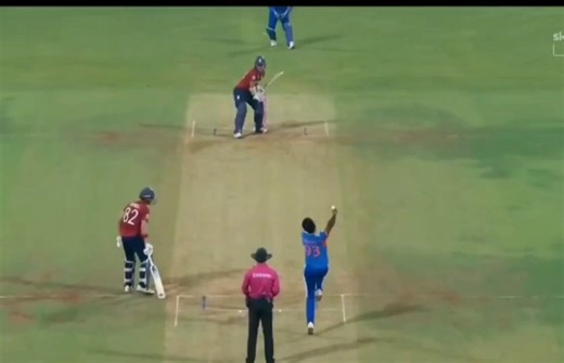 Whenever it comes to mind that Bumrah's time is over, then this over comes to mind. Bumrah was not bowling that well in the NZ series before this World Cup. India won this semi final game by 7 runs in which Bumrah gave the least number of runs in the entire game. In the 18th over of the 2nd innings he only gave 6 runs and that was against a set batsman who was playing at a strike rate of over 200.Jasprit Bumrah is GOAT 🐐🐐