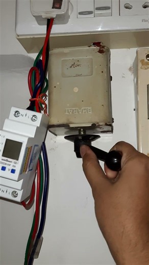 How to use AC during power cut, Rains, Free on Solar Inverter? Changeover, Godrej | ZenShorts Hindi